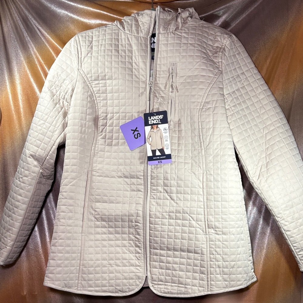 Lands' End Quilted Hooded Puffer Jacket in Cream. A3 small and E2 x-small
